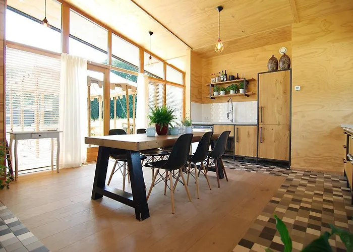 Freelodge - City & Nature